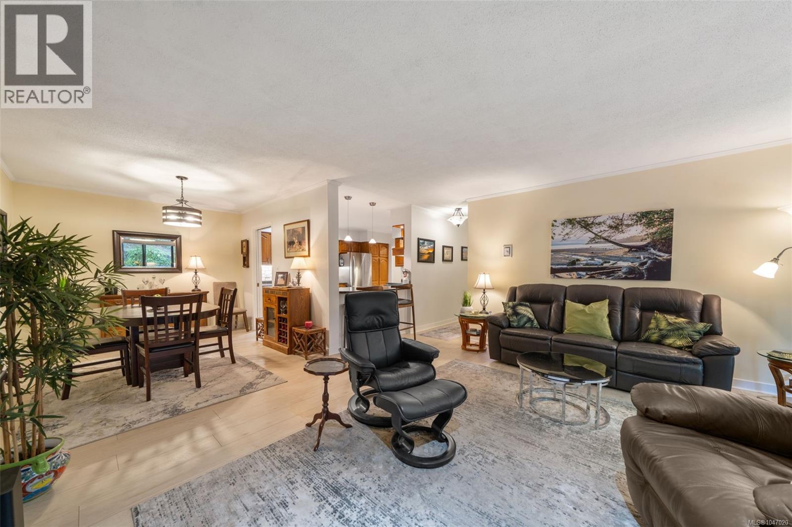 104 1106 Glenora Pl, Saanich