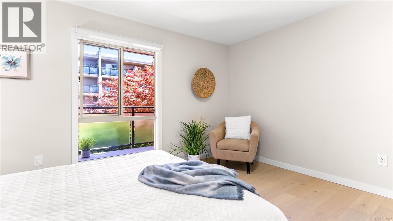 #207 1419 Stadacona Ave - 23