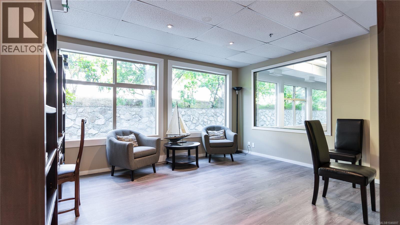 #207 1419 Stadacona Ave - 38