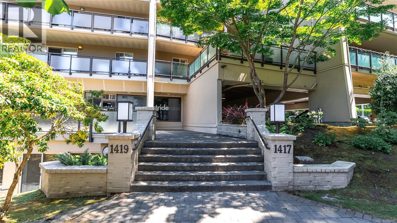 #207 1419 Stadacona Ave - 5