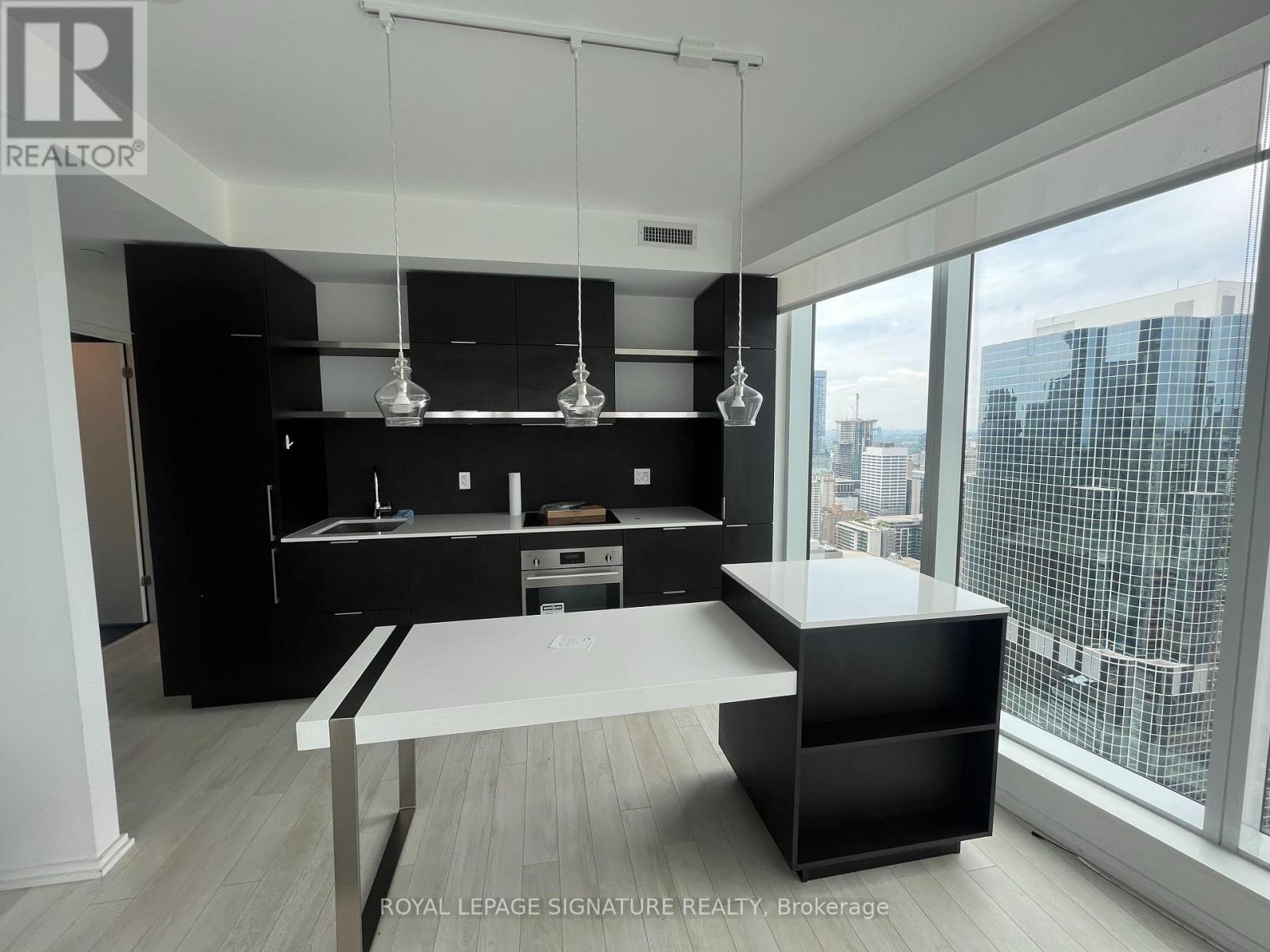 #3802 197 YONGE STREET - Image 4