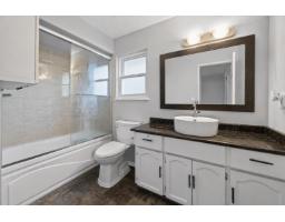 13355 65a Avenue, Surrey, BC V3W8T2 Photo 12