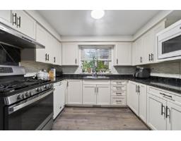 13355 65a Avenue, Surrey, BC V3W8T2 Photo 8