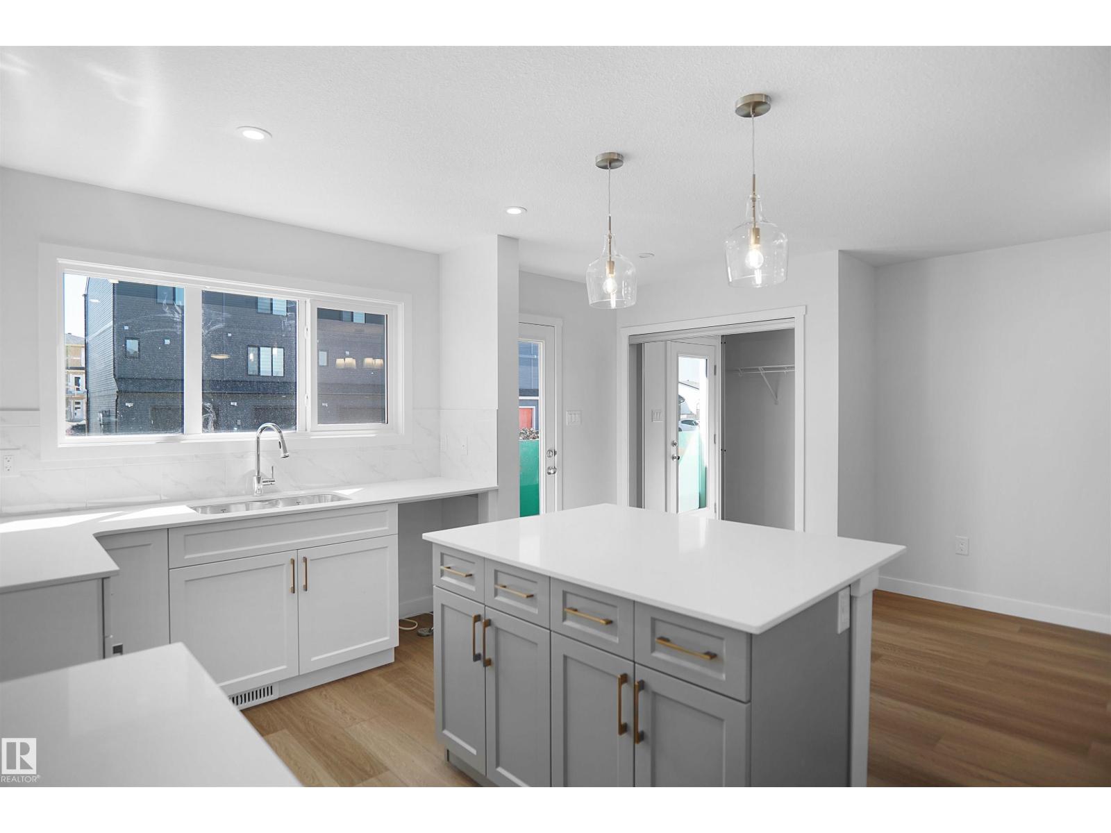 19455 22 AV NW - Image 13