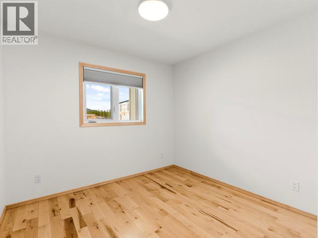 61 WYVERN AVENUE - 29
