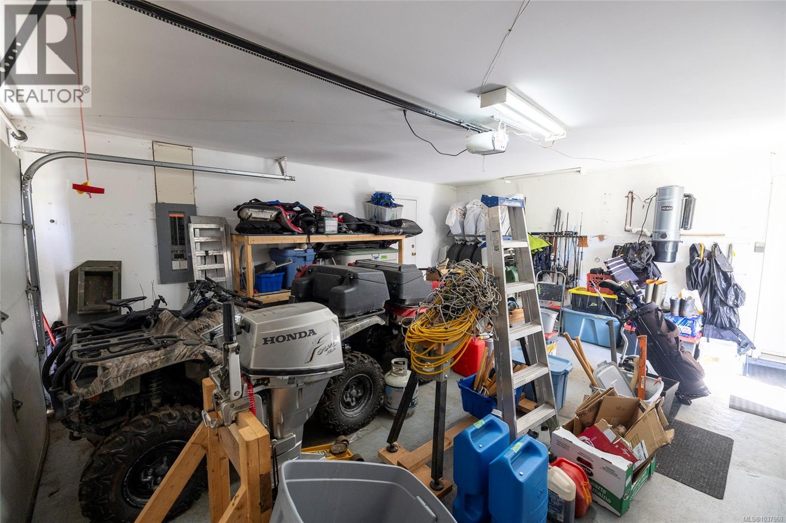 2874 Woodland Dr - Image 39