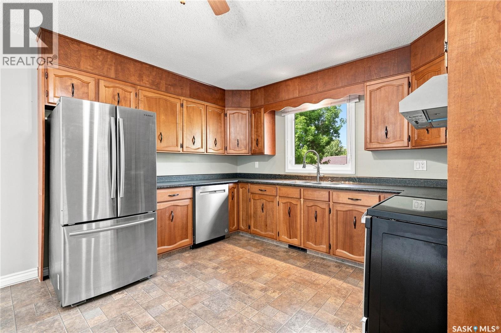 541 Guelph CRESCENT - 11