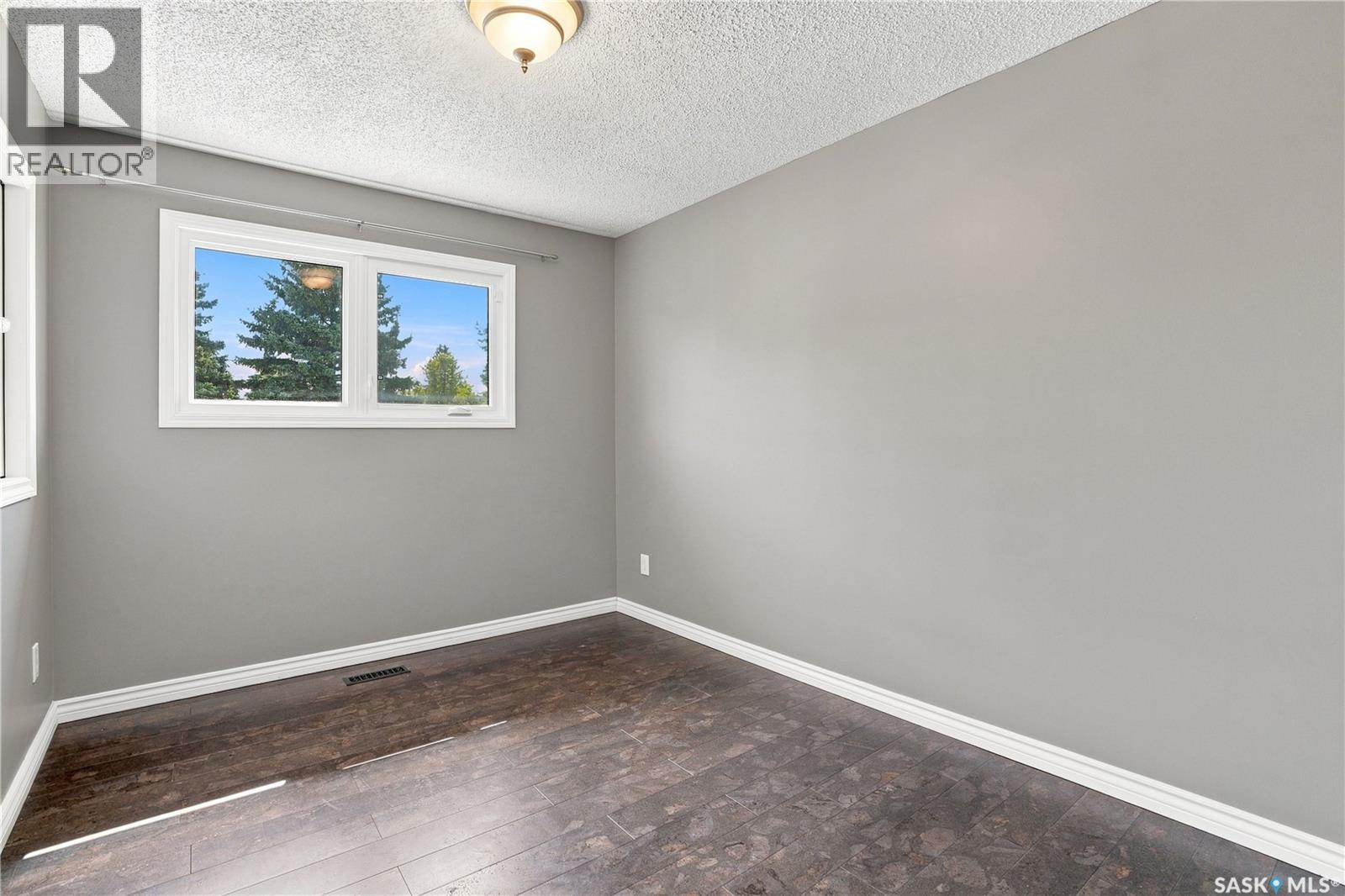 541 Guelph CRESCENT - Image 24