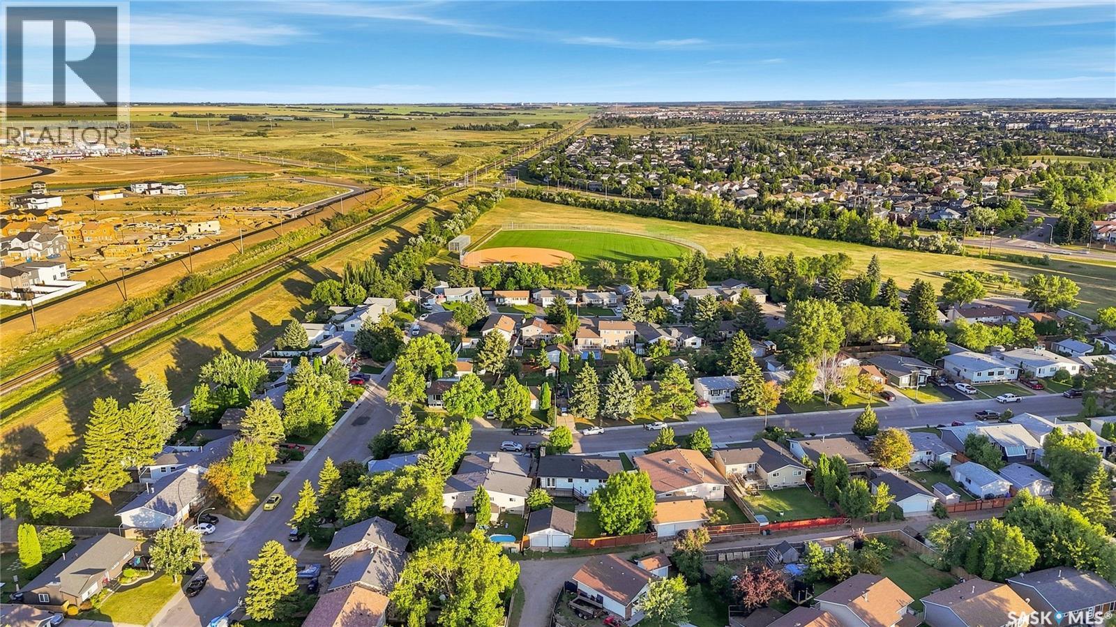 541 Guelph CRESCENT - 60