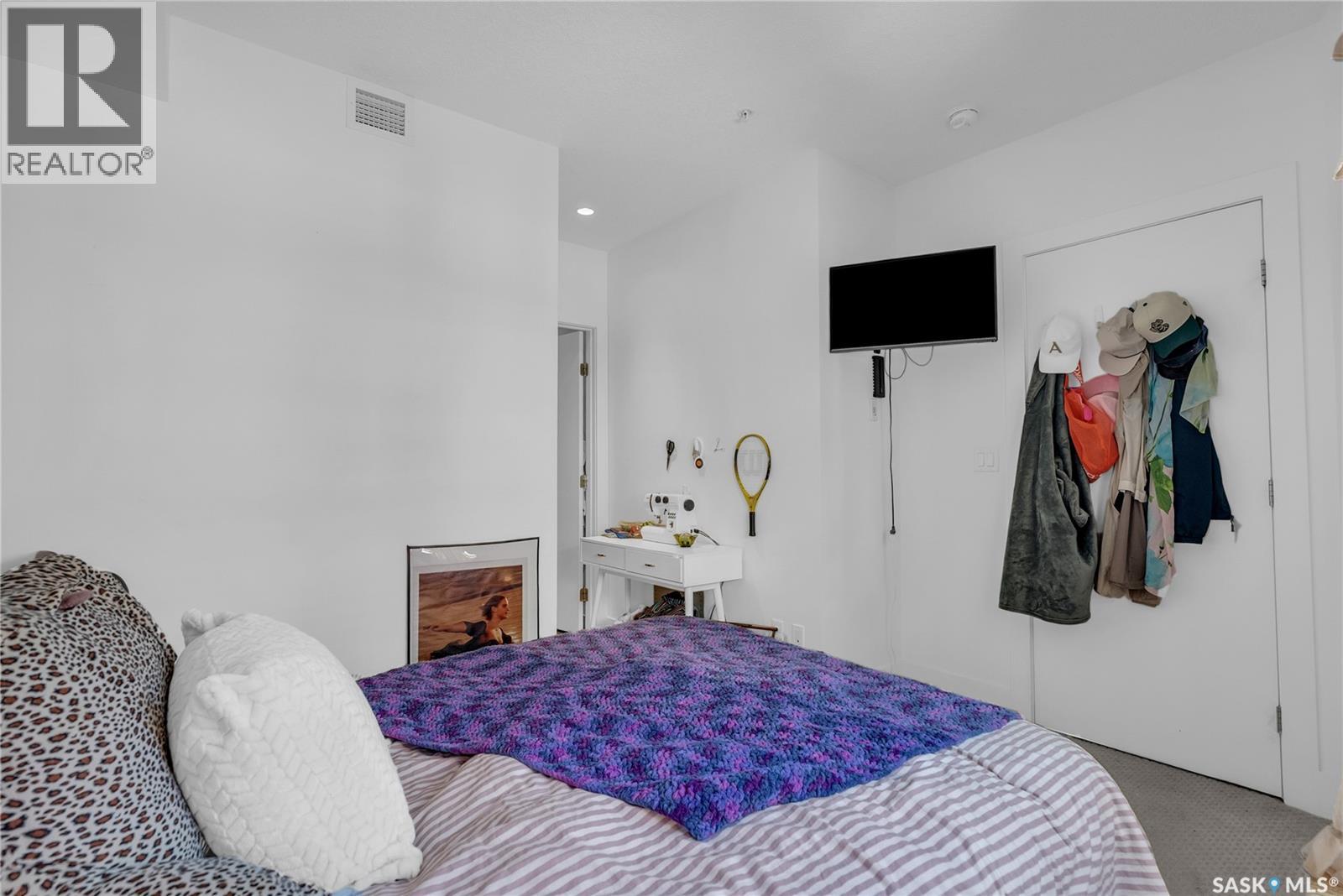 #304 409 B AVENUE S - 19
