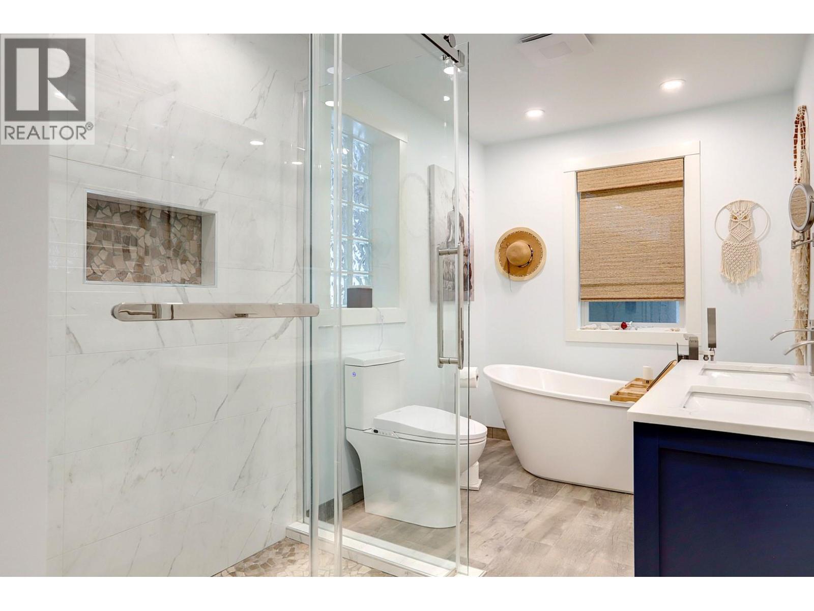 3006 22 Street - 32