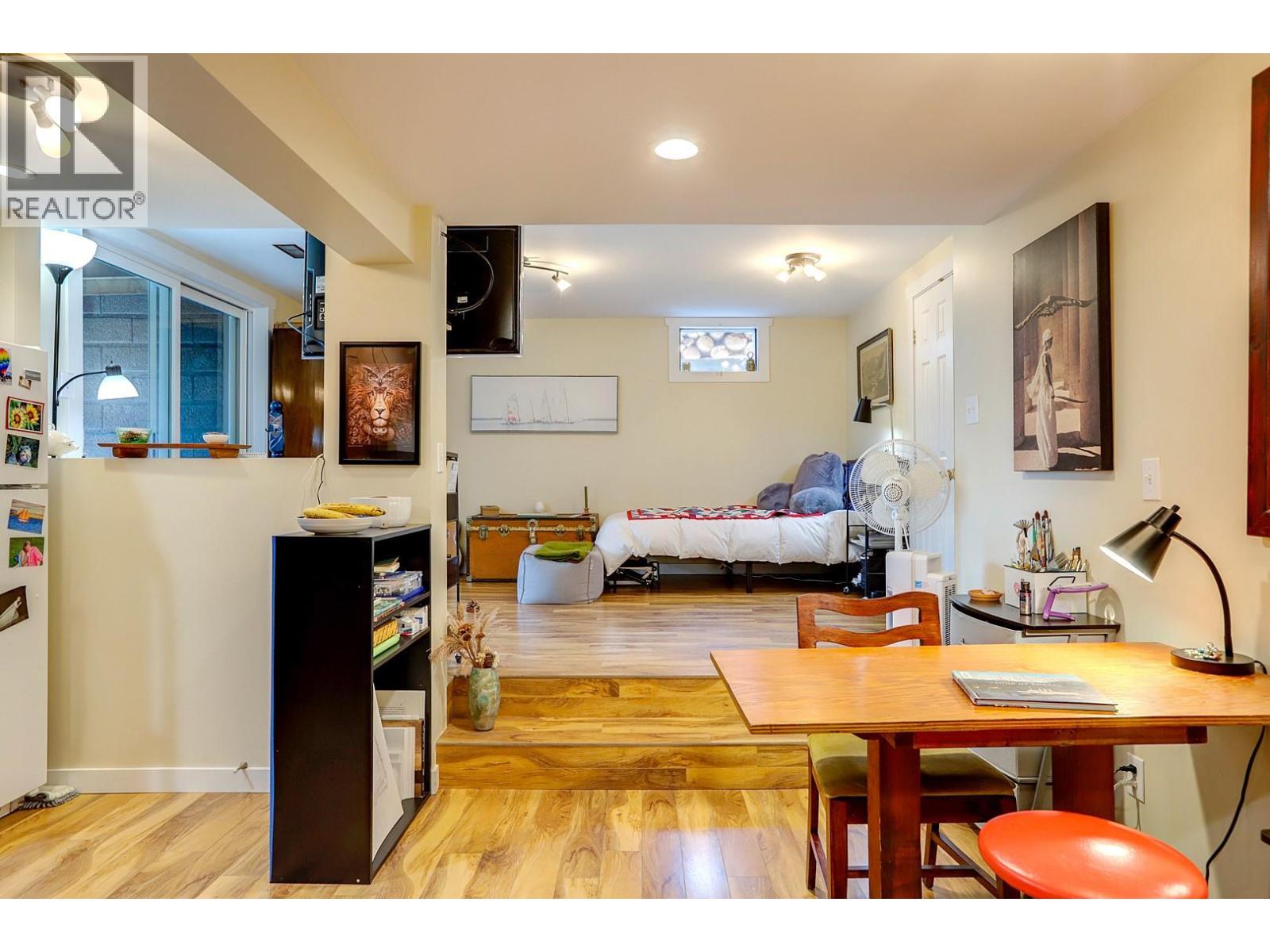 3006 22 Street - 53