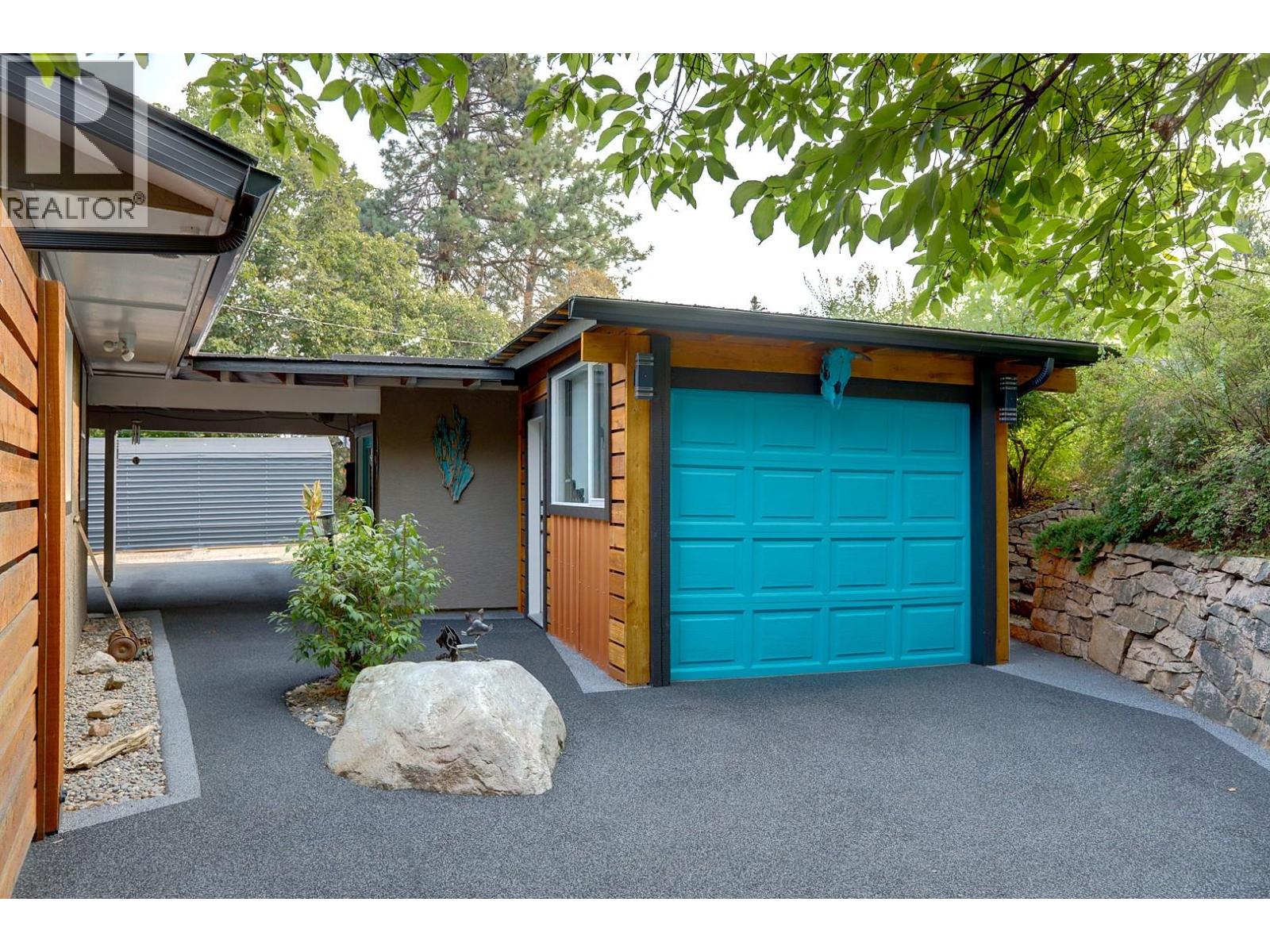 3006 22 Street - 79