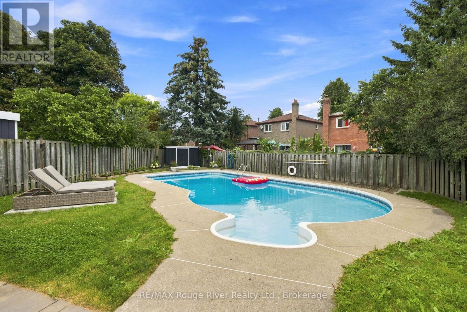 49 FISHER CRESCENT - 40