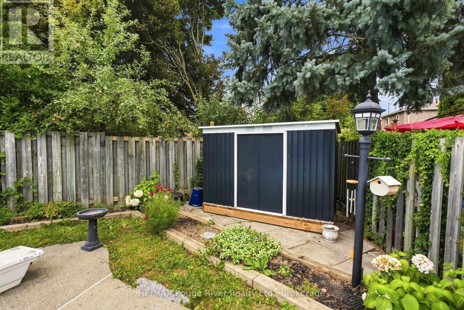 49 FISHER CRESCENT - 45