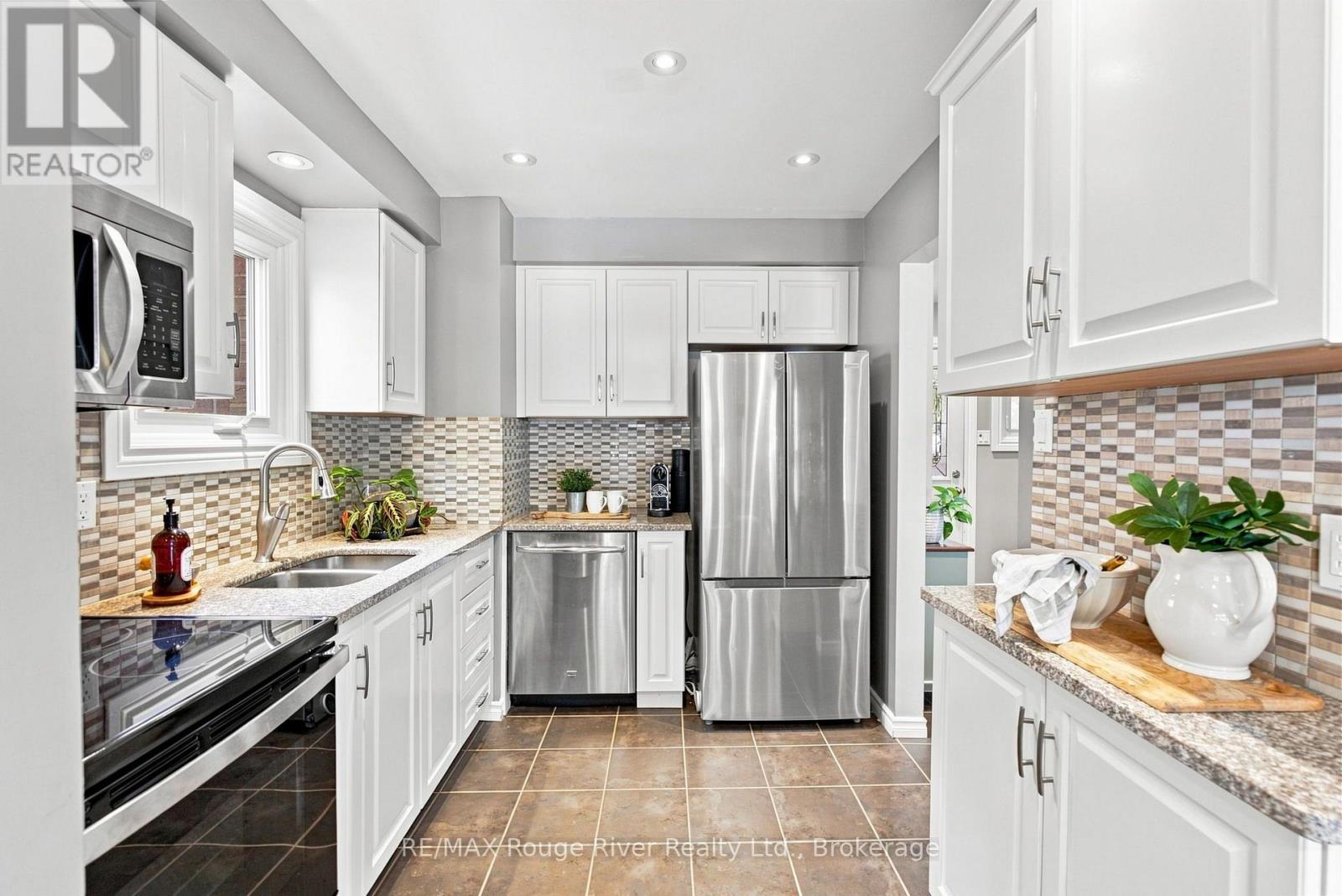 49 FISHER CRESCENT - 7