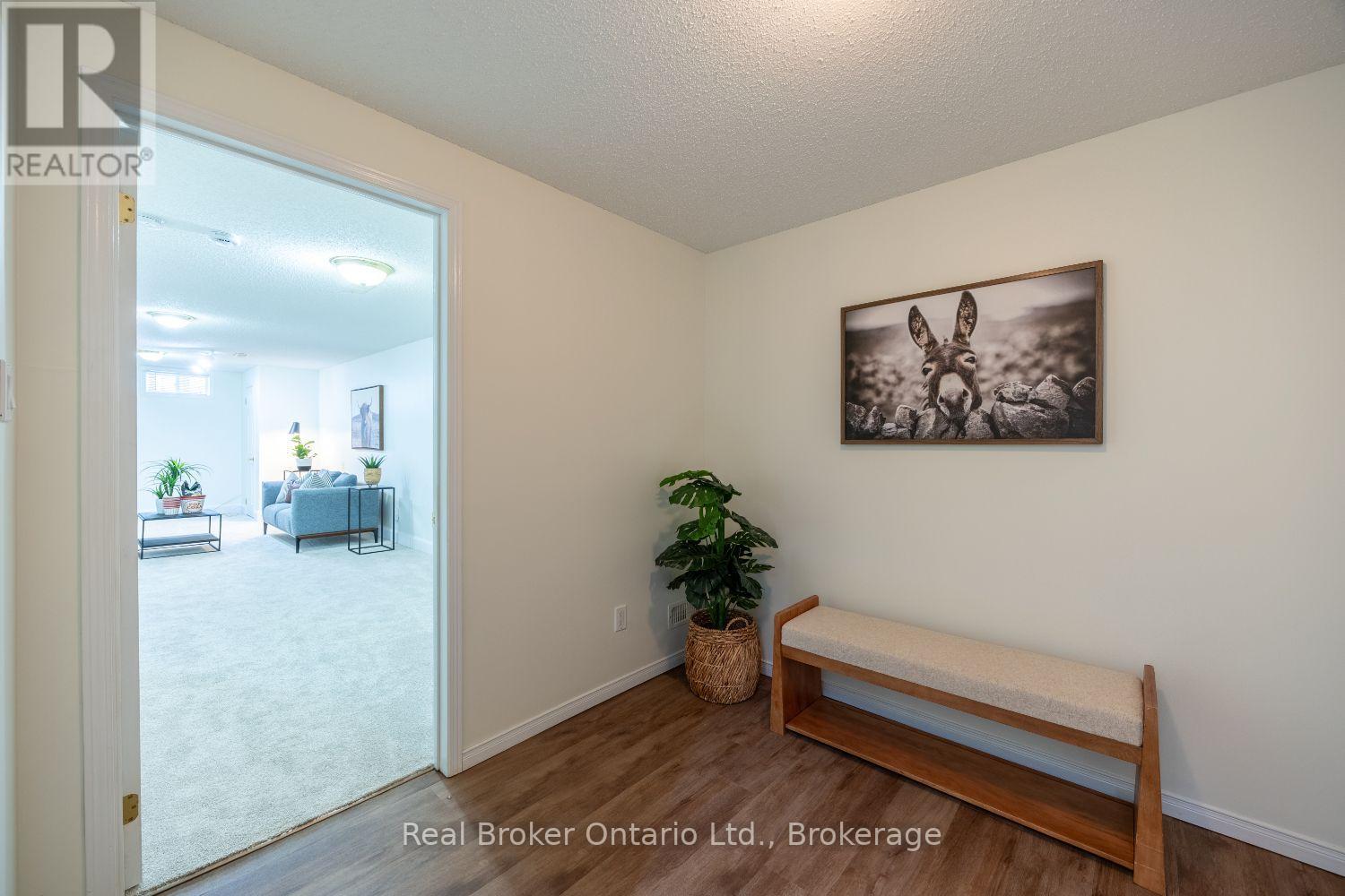 10 NIAGARA TRAIL - Image 29