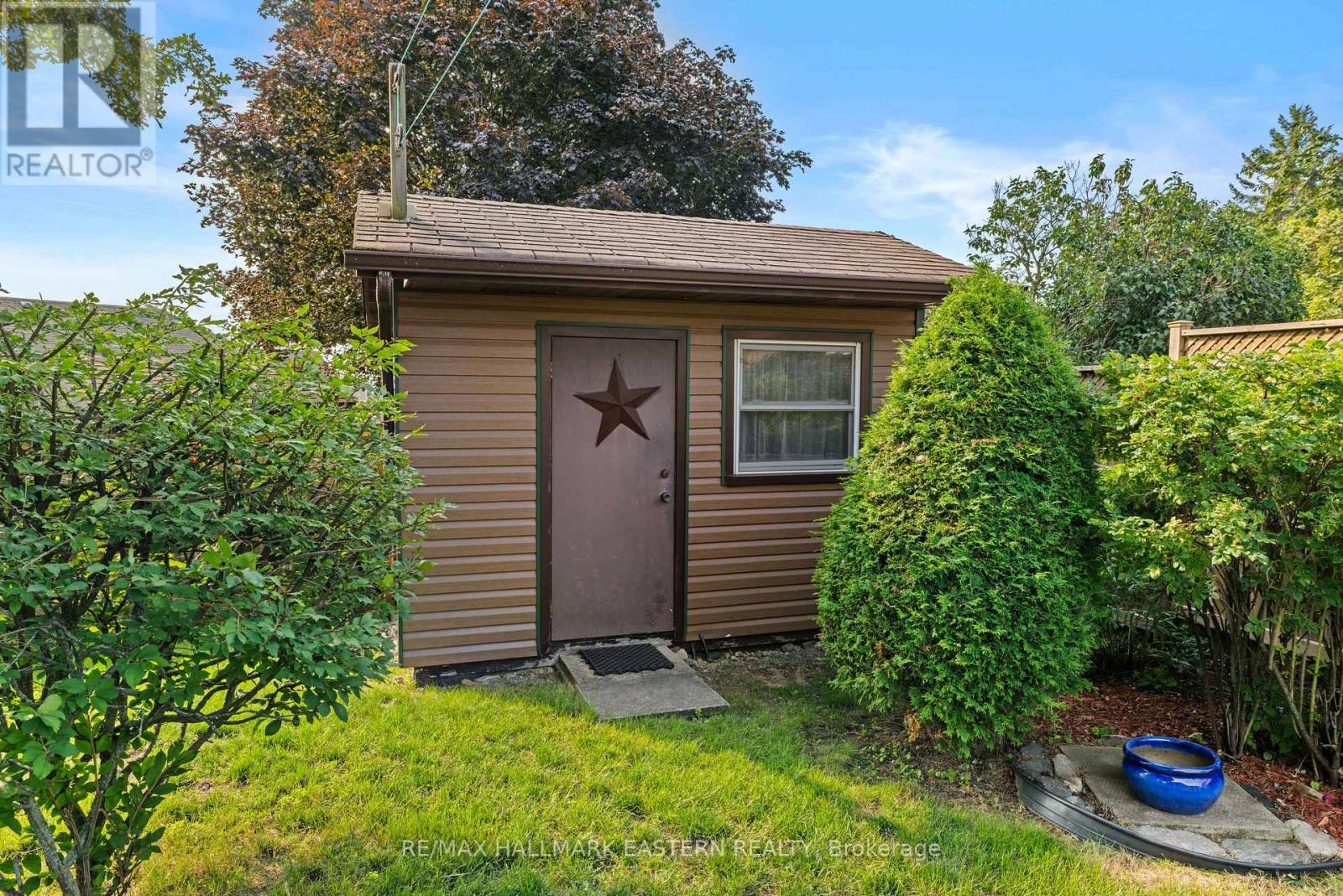 1161 NORMANDY STREET - Image 33