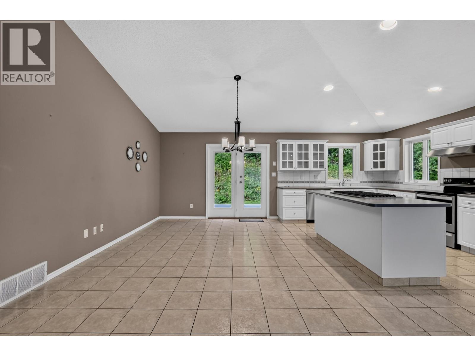 9288 SUMMERSET PLACE - 19