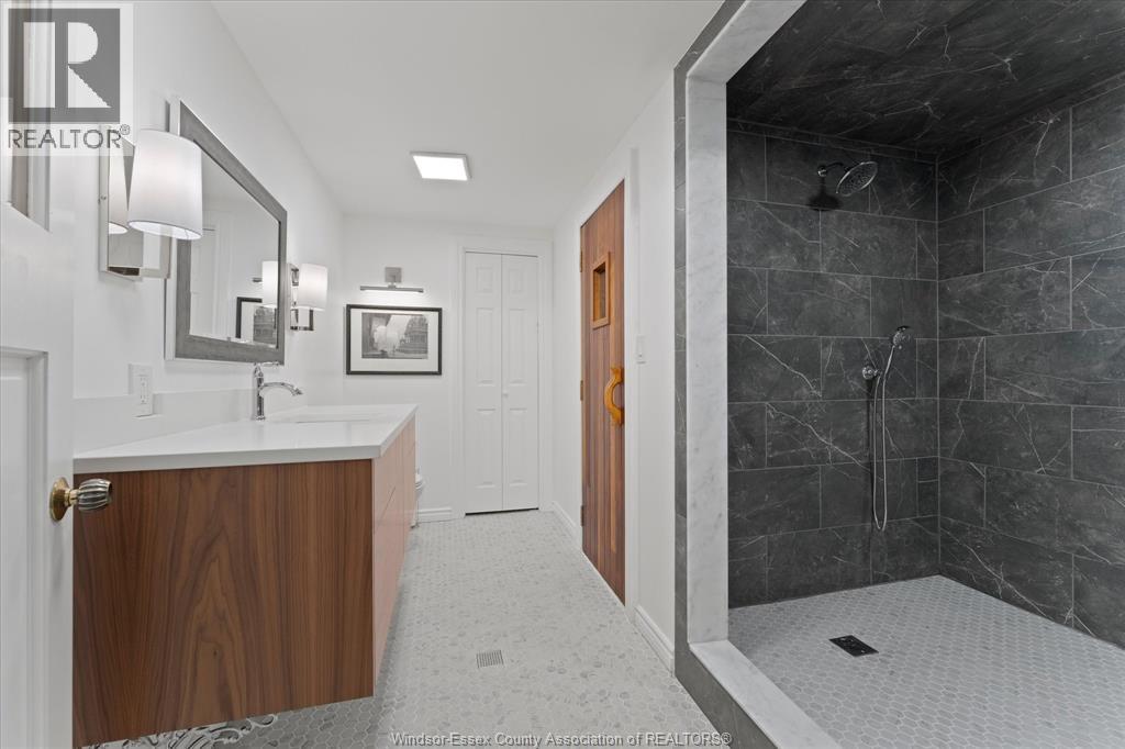 5325 RIVERSIDE DRIVE East - 32