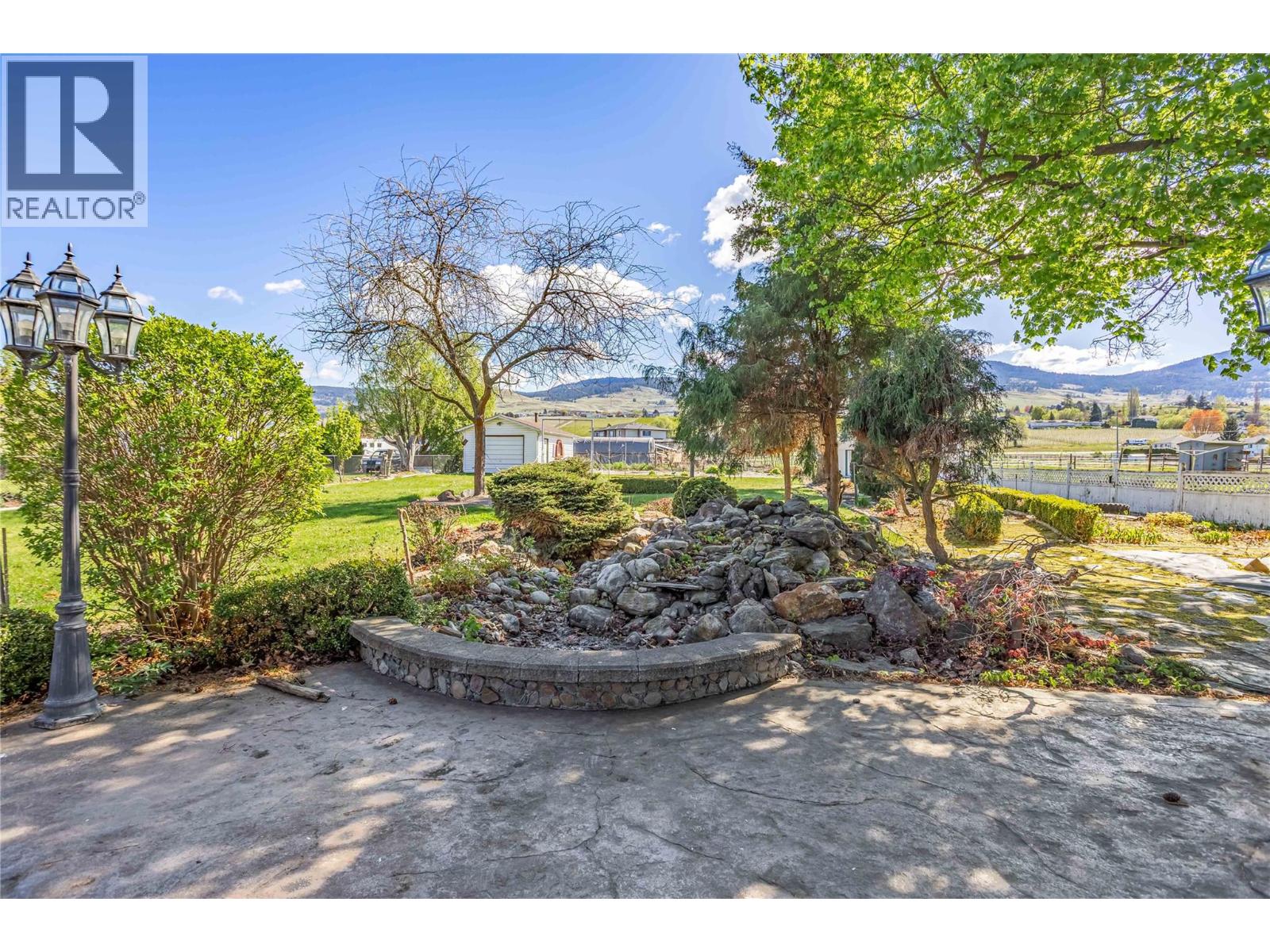 1525 Friesen Road - 36