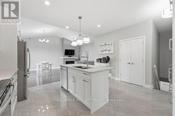 33 SOLARA PRIVATE - Image 16