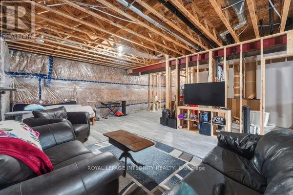 33 SOLARA PRIVATE - Image 25