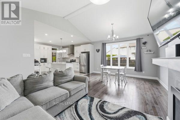 33 SOLARA PRIVATE - Image 9