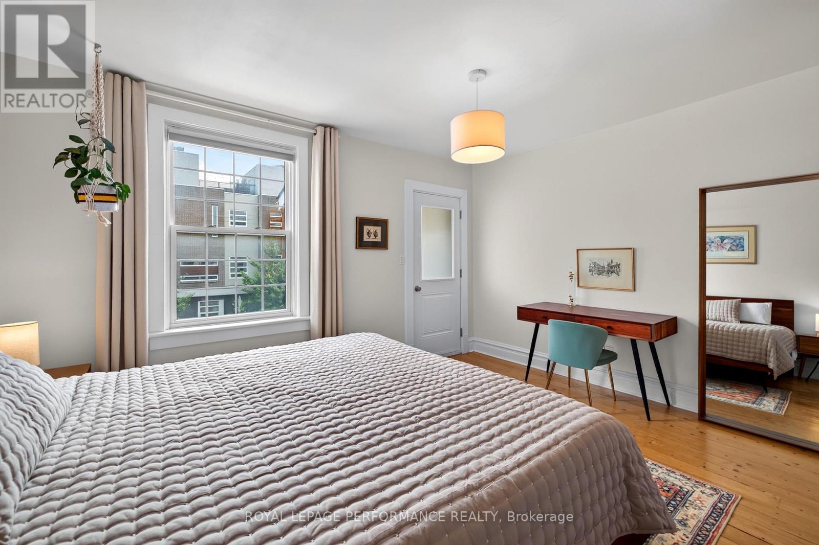 72 SPRINGFIELD ROAD - 28