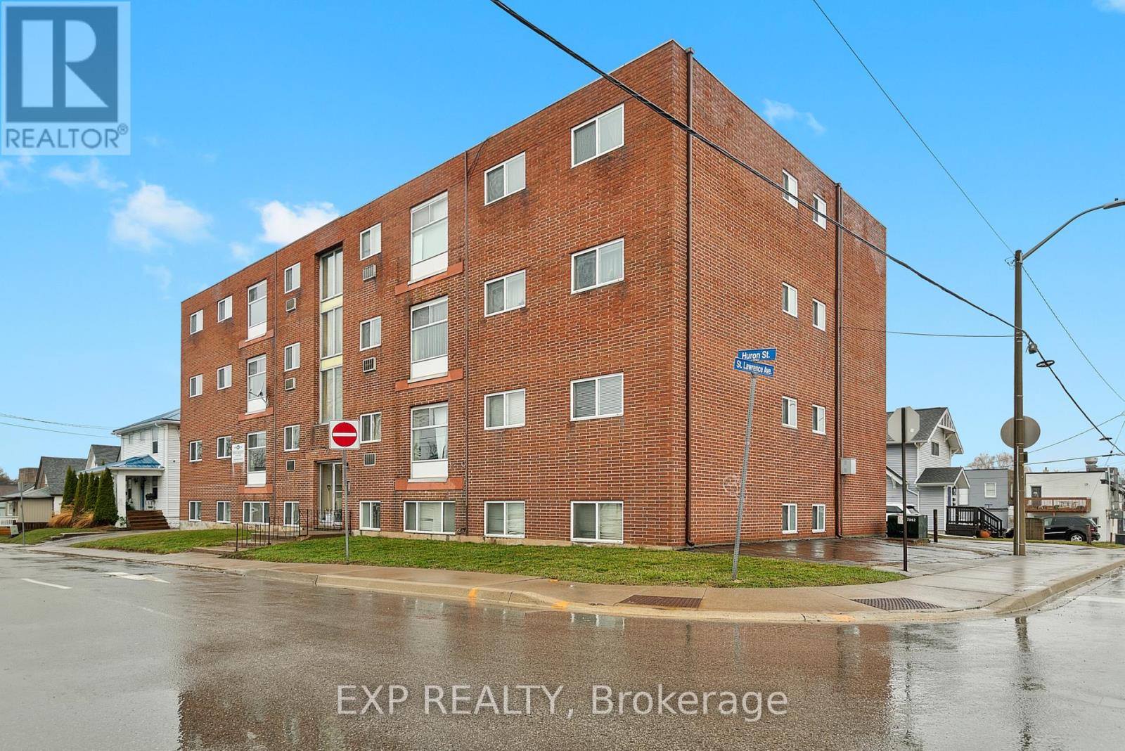 5 - 4663 HURON STREET