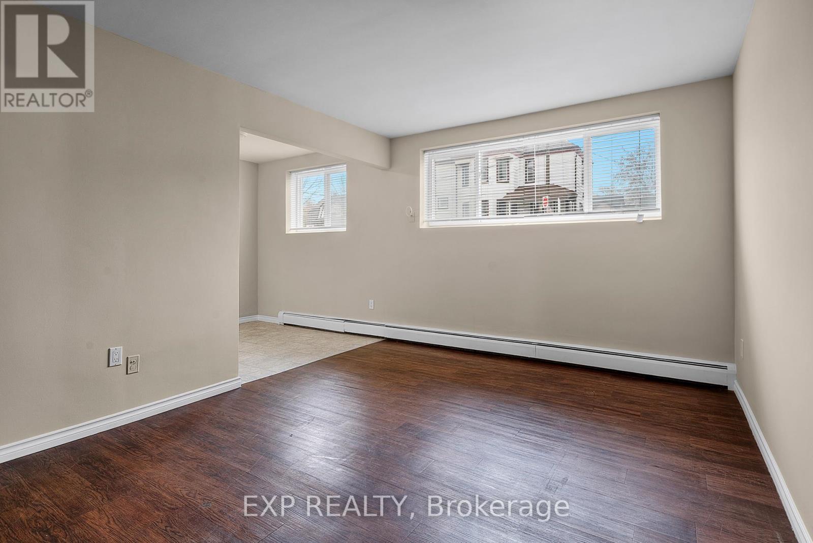 #1 4663 Huron Street, Niagara Falls (Downtown), Ontario, L2E2H7, Niagara Falls (Downtown), Ontario — photo 4 of 5