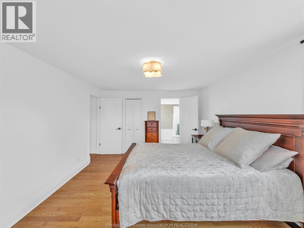 2998 ST LUKE CRESCENT - 36