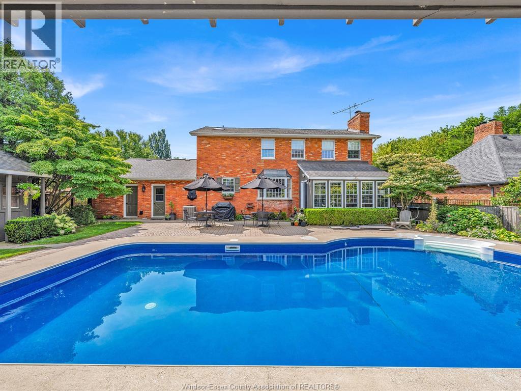 2998 ST LUKE CRESCENT - 44