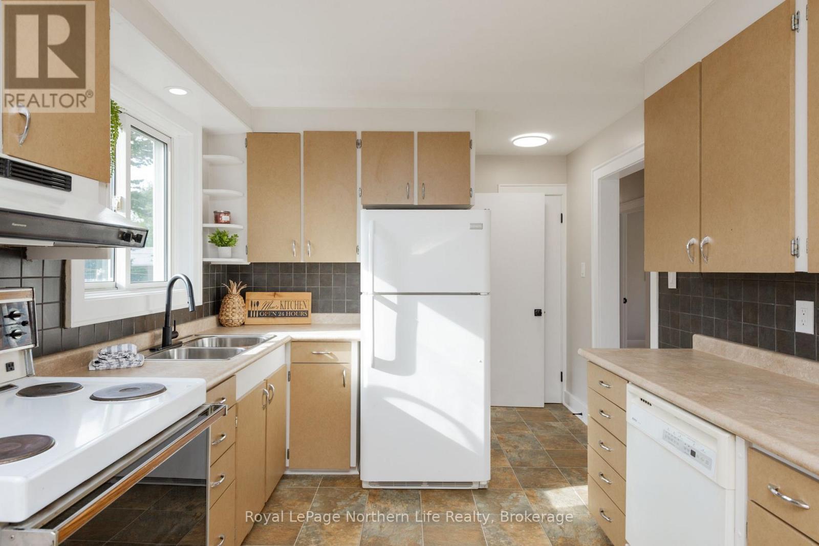 1009 ELIZABETH STREET - 14
