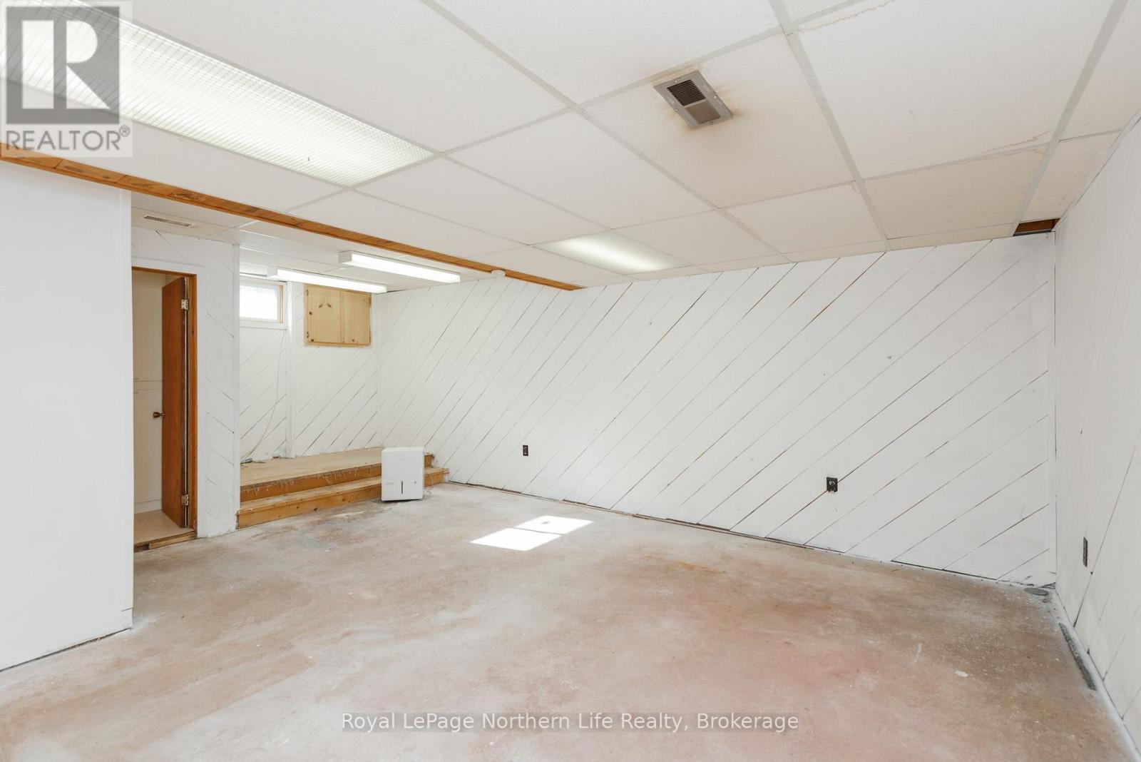 1009 ELIZABETH STREET - Image 29
