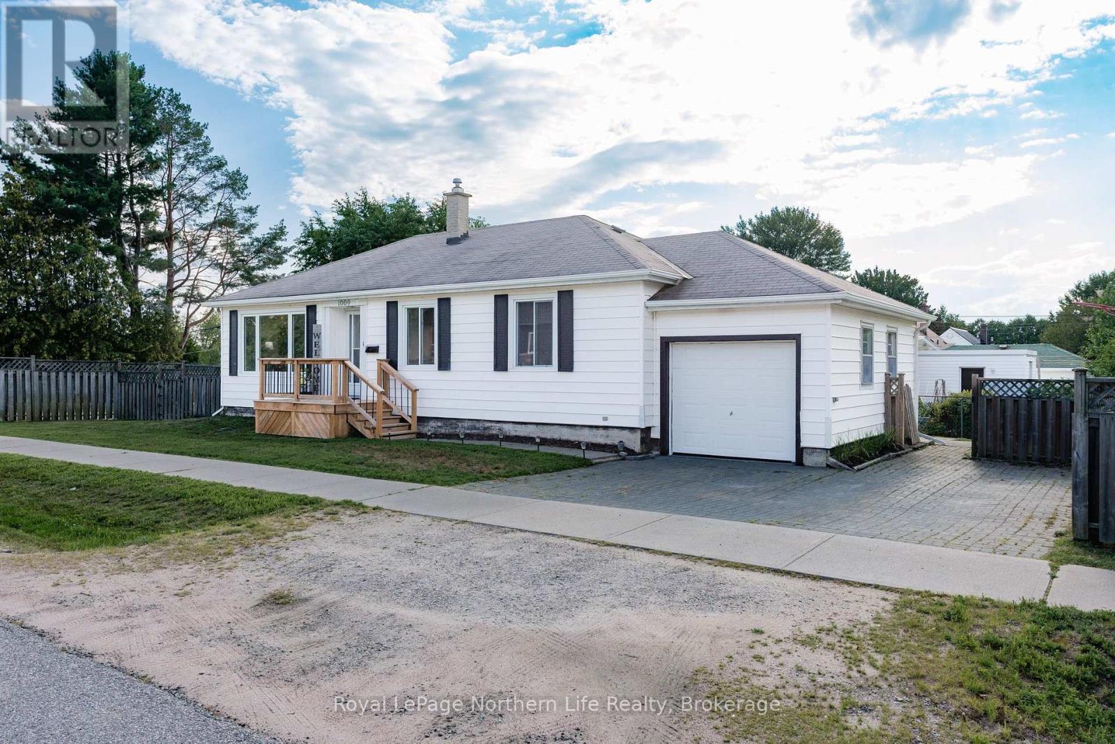 1009 ELIZABETH STREET - Image 3