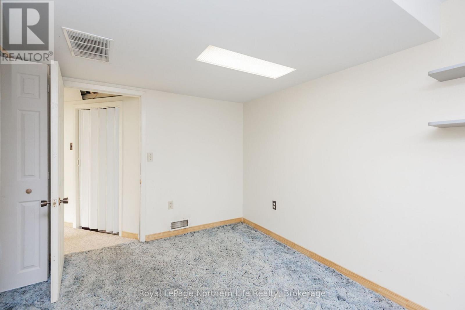 1009 ELIZABETH STREET - Image 32