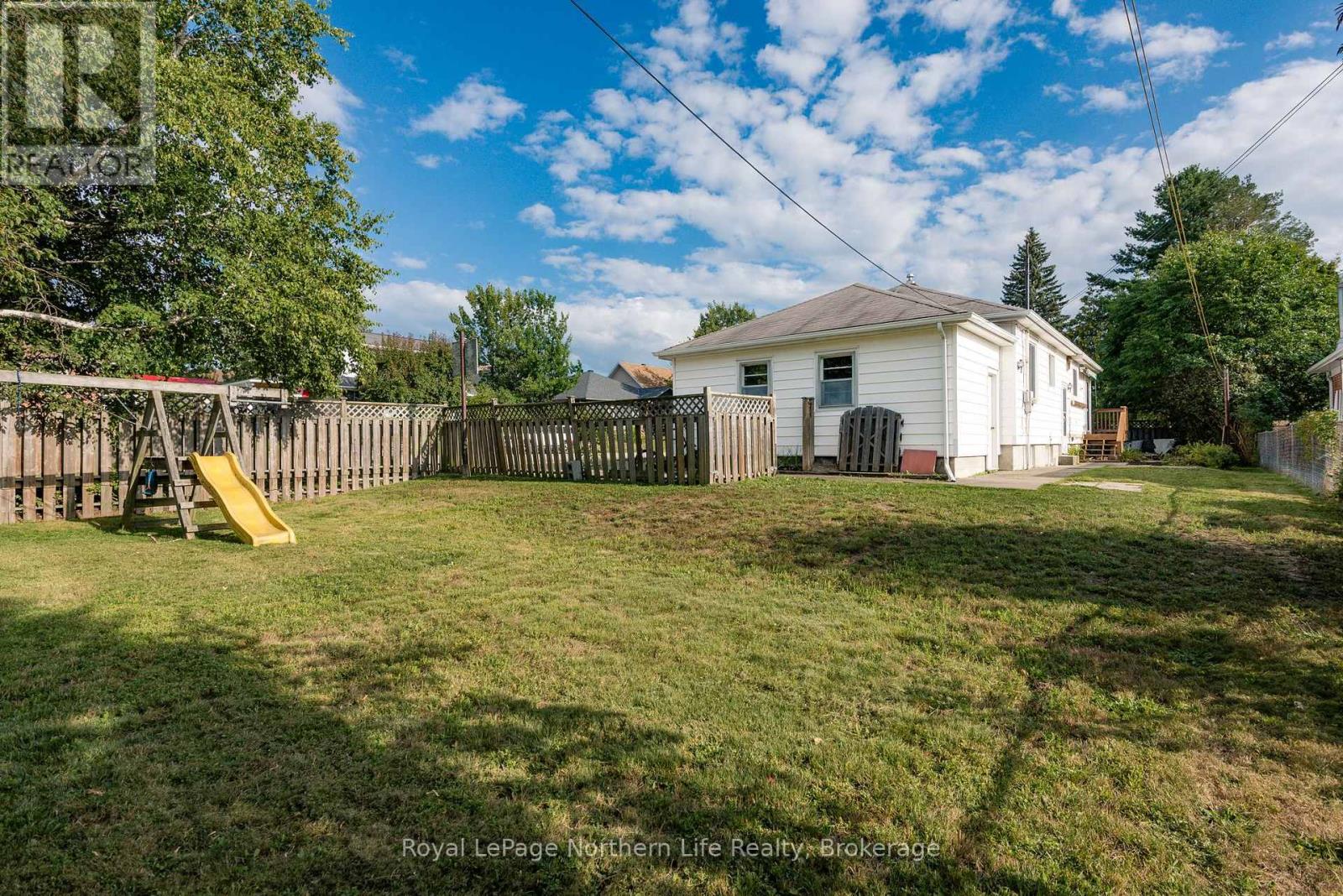 1009 ELIZABETH STREET - Image 39