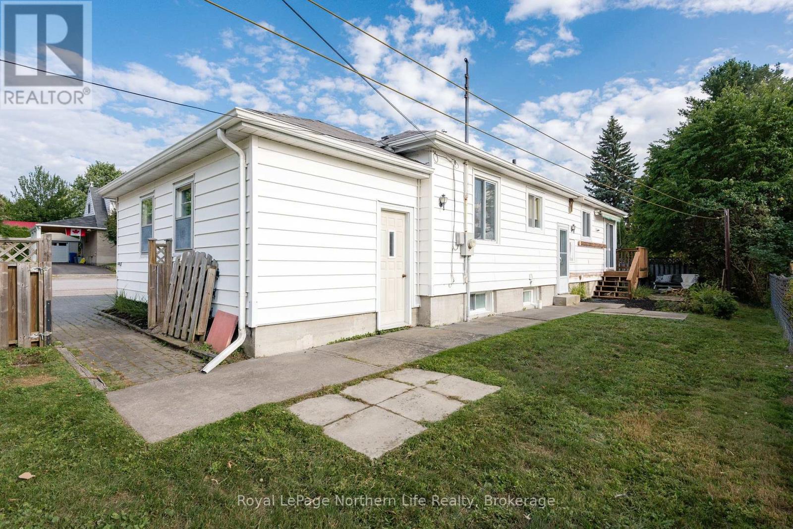 1009 ELIZABETH STREET - Image 41