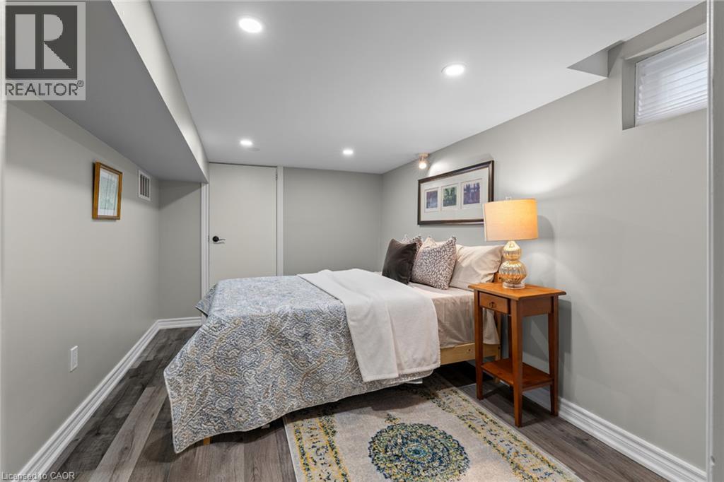 1610 HEATHSIDE Crescent - Image 36