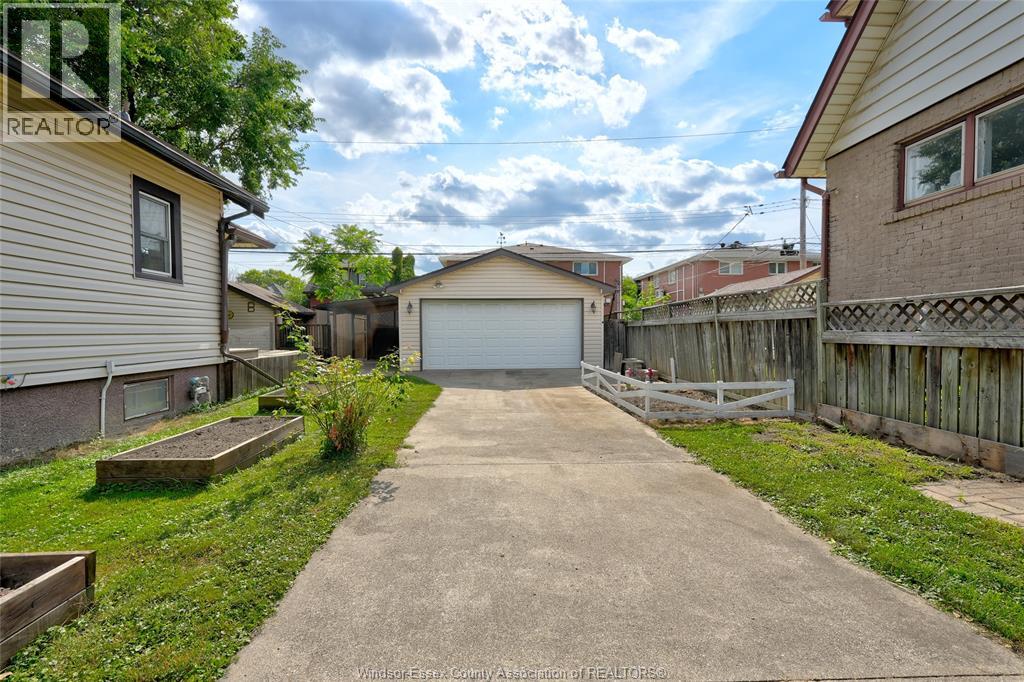 849 LAWRENCE ROAD - Image 23
