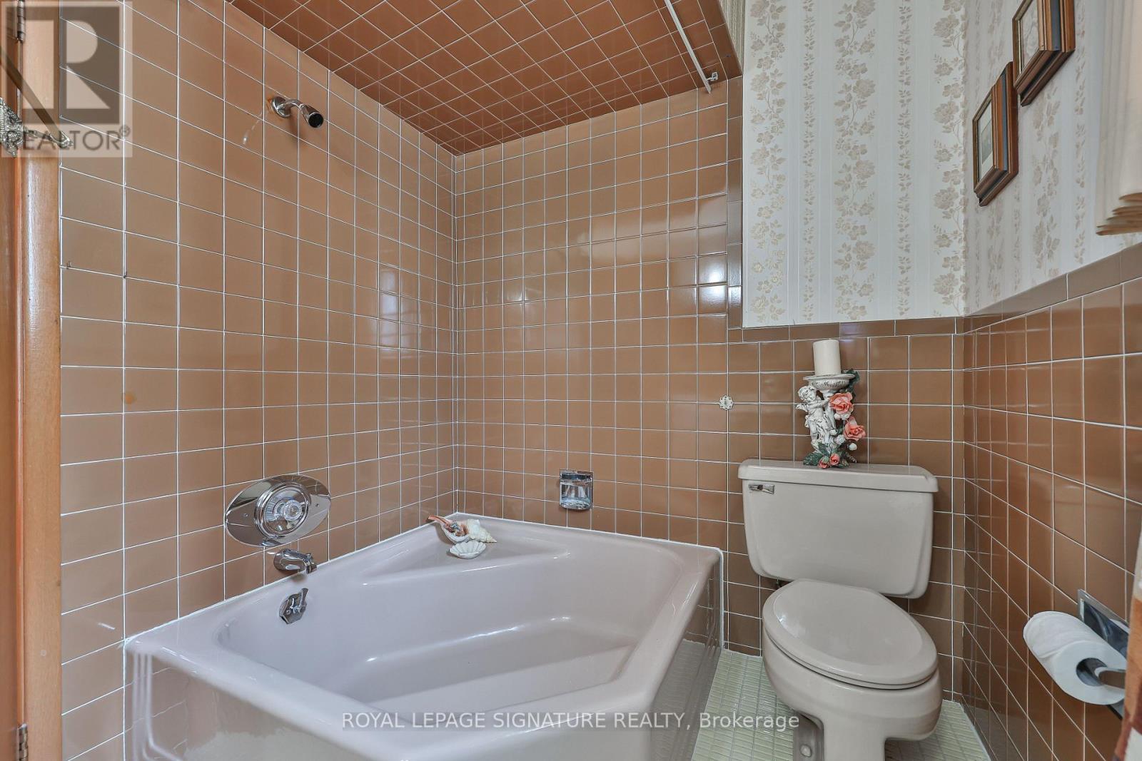 14 LOGSTONE CRESCENT - 32
