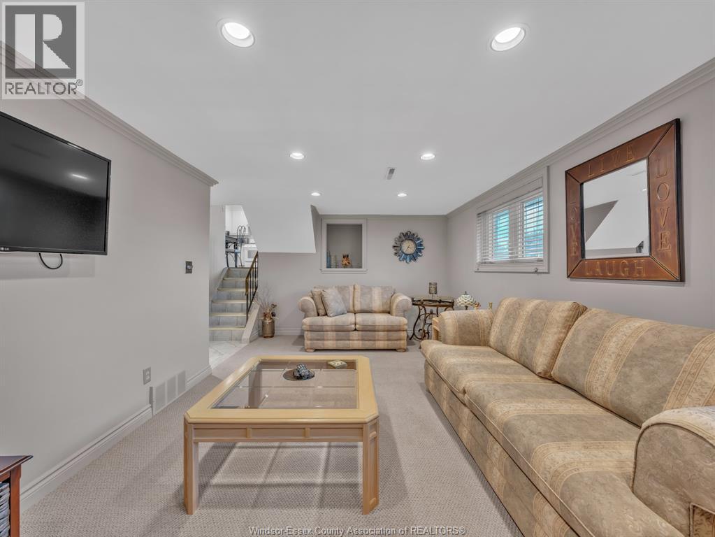 1533 PEACH DRIVE - 27