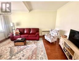 6 Hill Road thumbnail 33