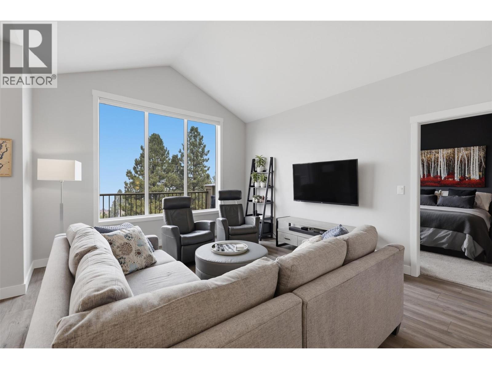 #116 1939 COLDWATER Drive - Image 17