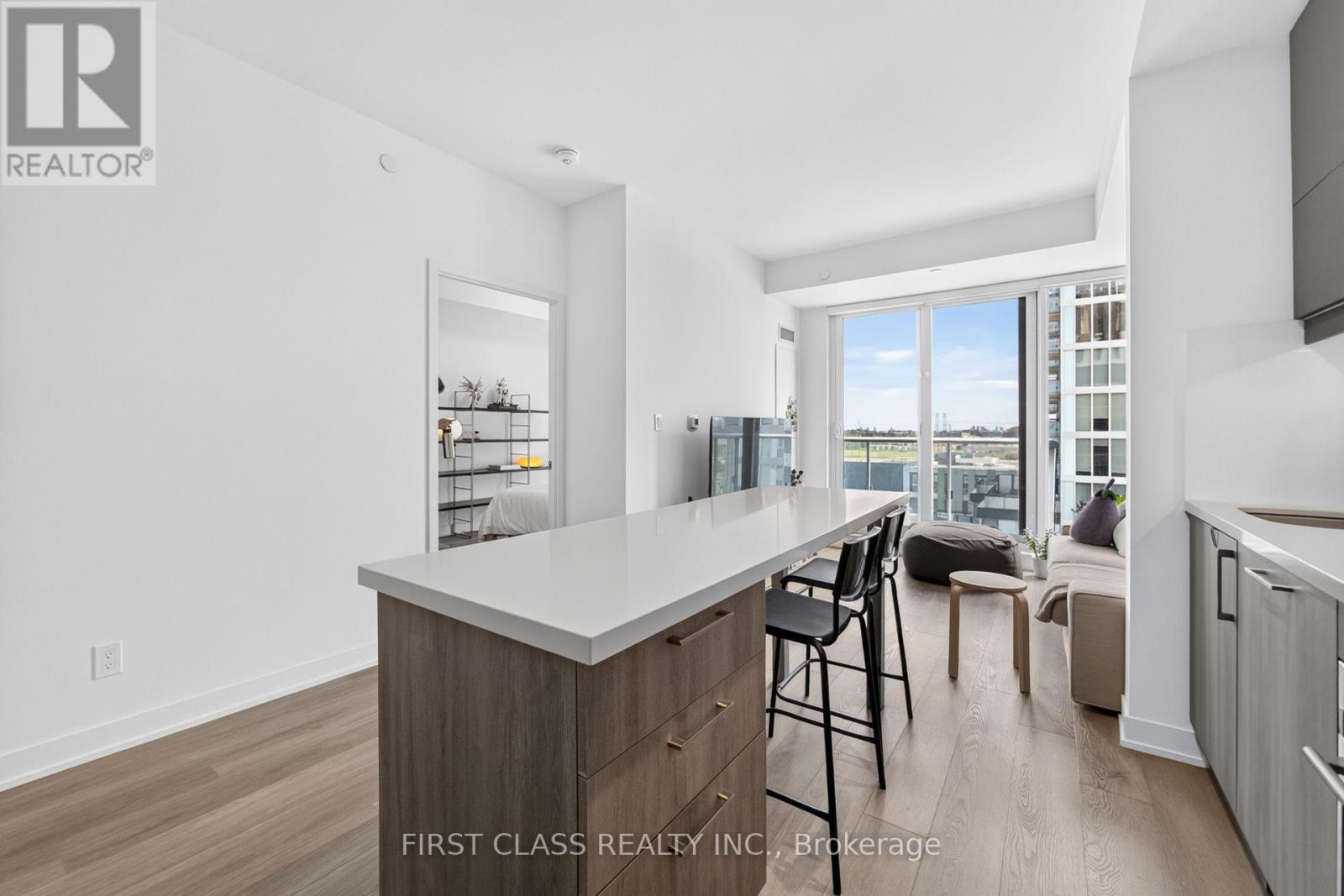 #1316A 8119 BIRCHMOUNT ROAD - 20