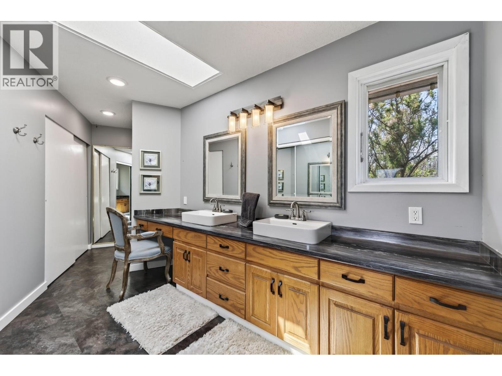 5657 BEATON Road - 37