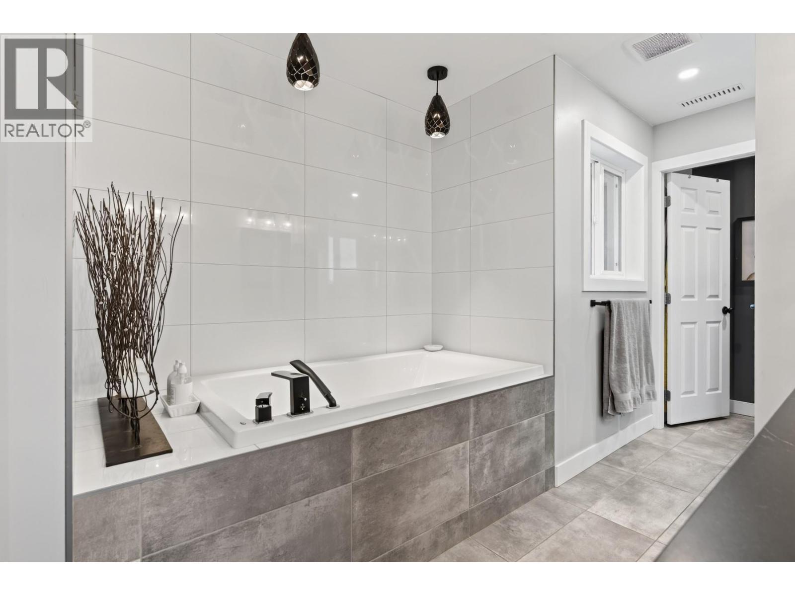 5657 BEATON Road - Image 18