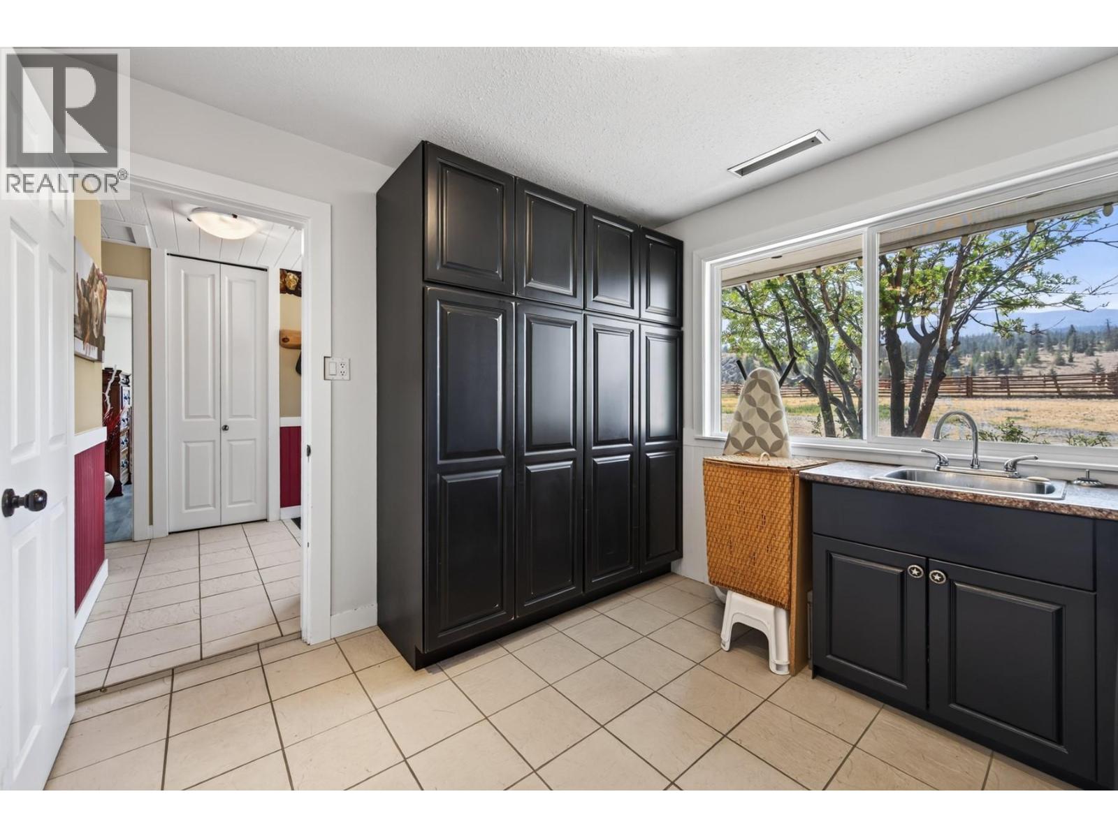 5657 BEATON Road - Image 28