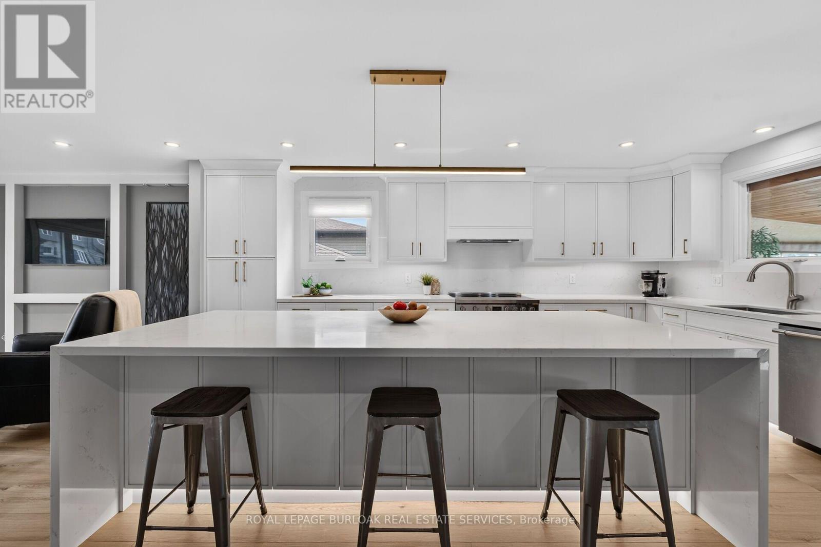 6 MARGARET AVENUE - Image 11